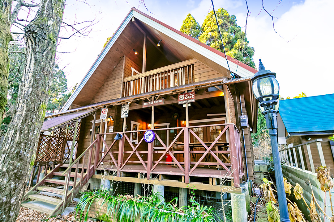 「広々両面ウッドデッキがある庭付きログハウス！マキノ町寺久保の物件」のメイン画像